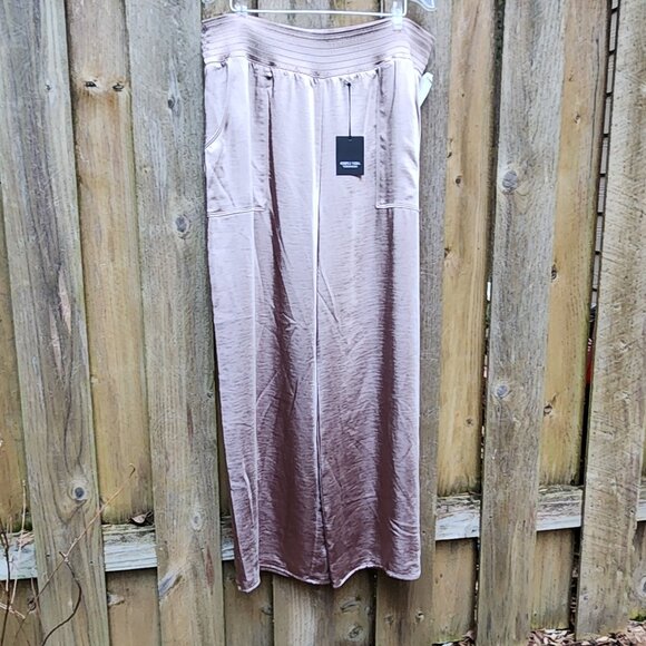 Simply Vera Vera Wang Pants - *NWT* Simply Vera Wang Wide Leg satin trousers